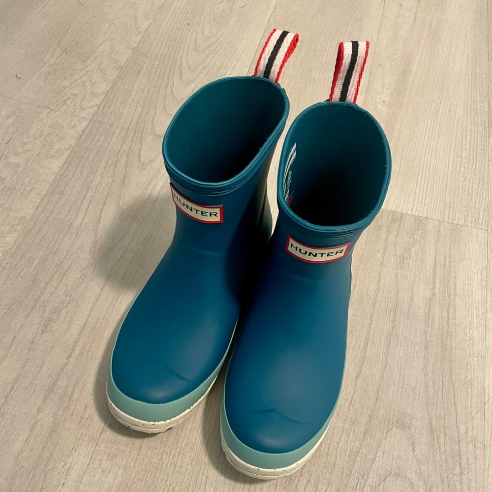 Woman’s Hunter Rain boots only worn a few times like new size 5